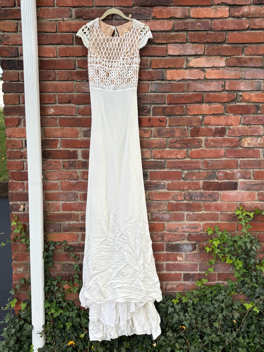 Like New Leanne Marshall Custom Wedding Dress Ivory